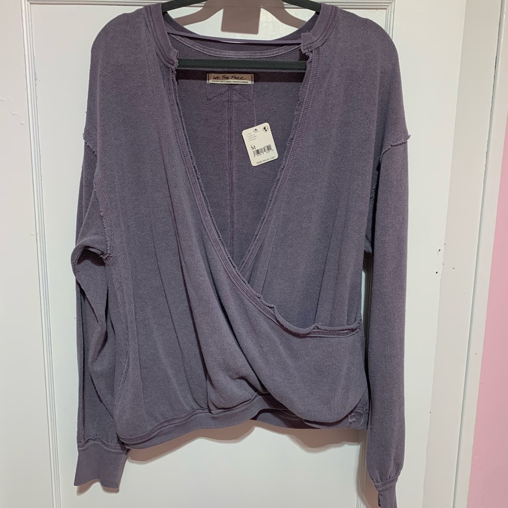 No with tags free people sweatshirt
Size medium